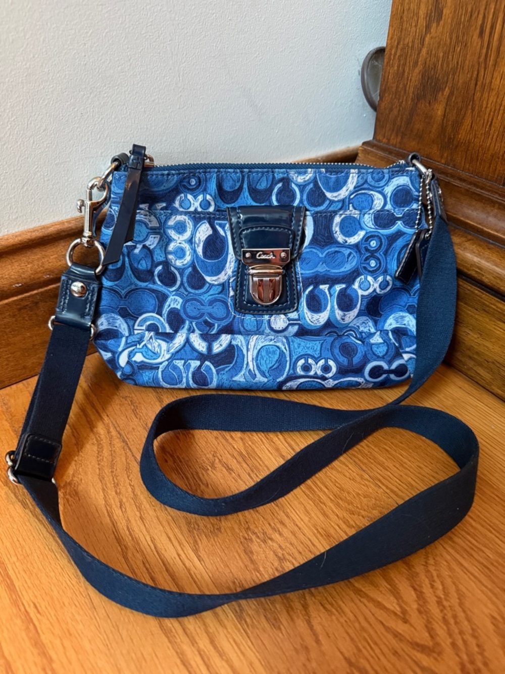 Coach Poppy Denim Crossbody Bag With Two Hangtags Adjustable Strap Like new!
